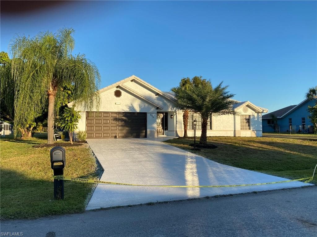 235 Maison Grande AVE LEHIGH ACRES, FL 33936