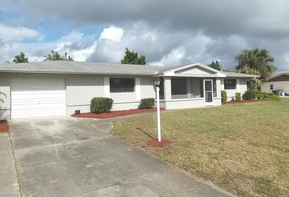 403 Hollywood ST LEHIGH ACRES, FL 33936