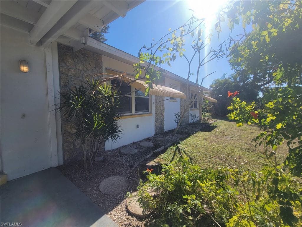 315 NE 11th AVE CAPE CORAL, FL 33909