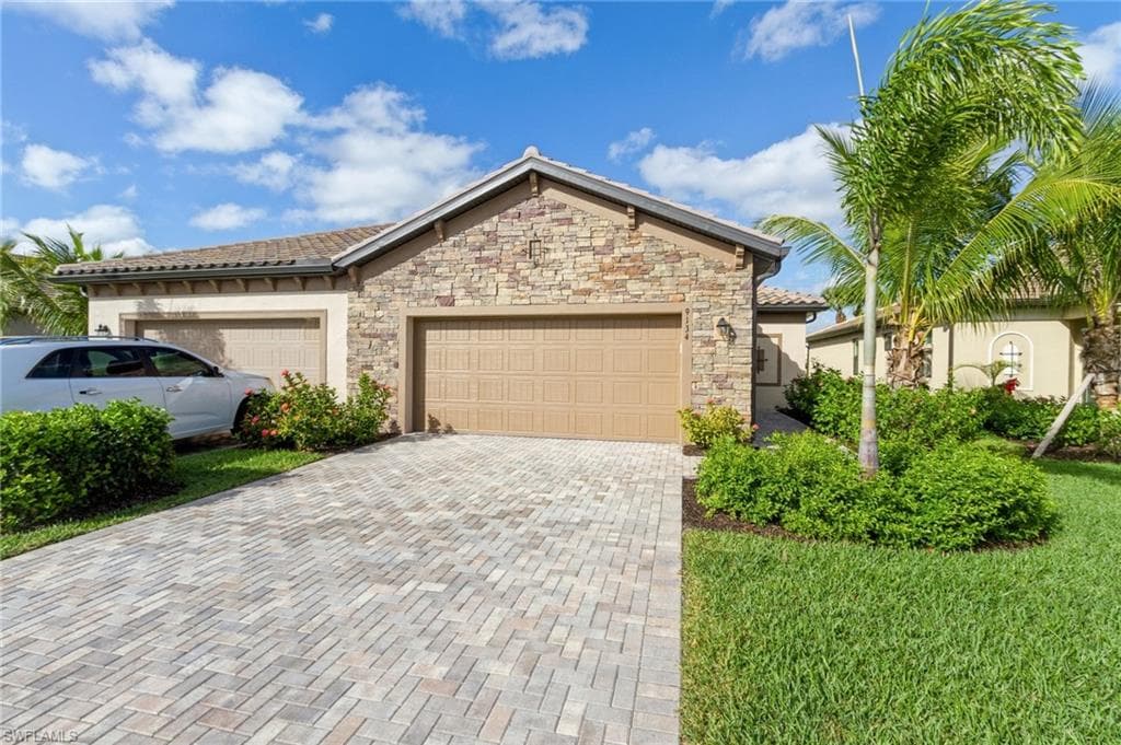 9134 Woodhurst DR NAPLES, FL 34120