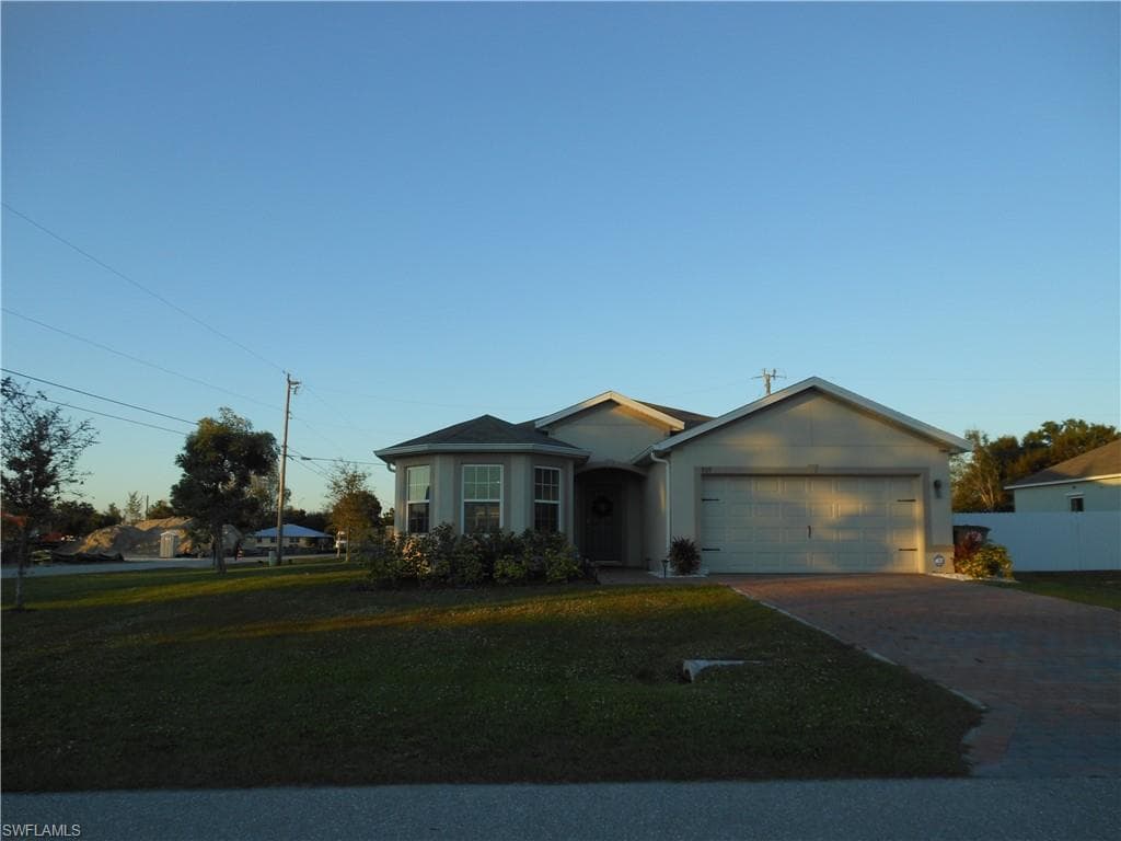 709 SW 25th LN CAPE CORAL, FL 33914