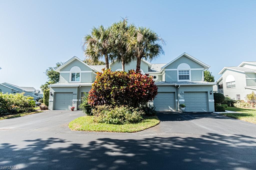 2132 Tama CIR 102 NAPLES, FL 34112
