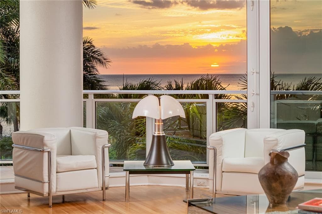 8231 Bay Colony DR 302 NAPLES, FL 34108