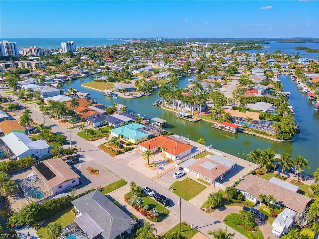 31 Fairview BLVD FORT MYERS BEACH, FL 33931
