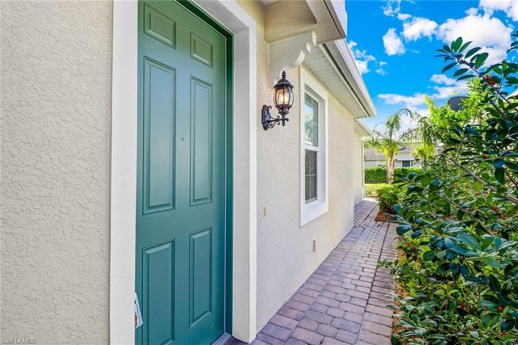 10795 Manatee Key LN ESTERO, FL 33928