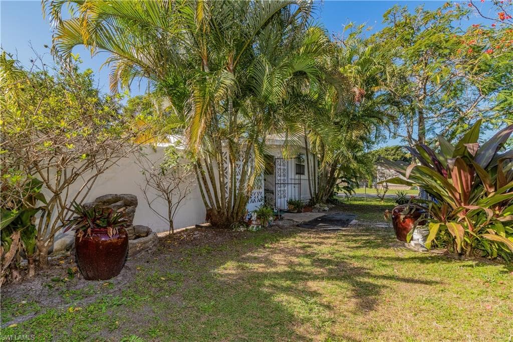 5697 Meadowlark LN BOKEELIA, FL 33922
