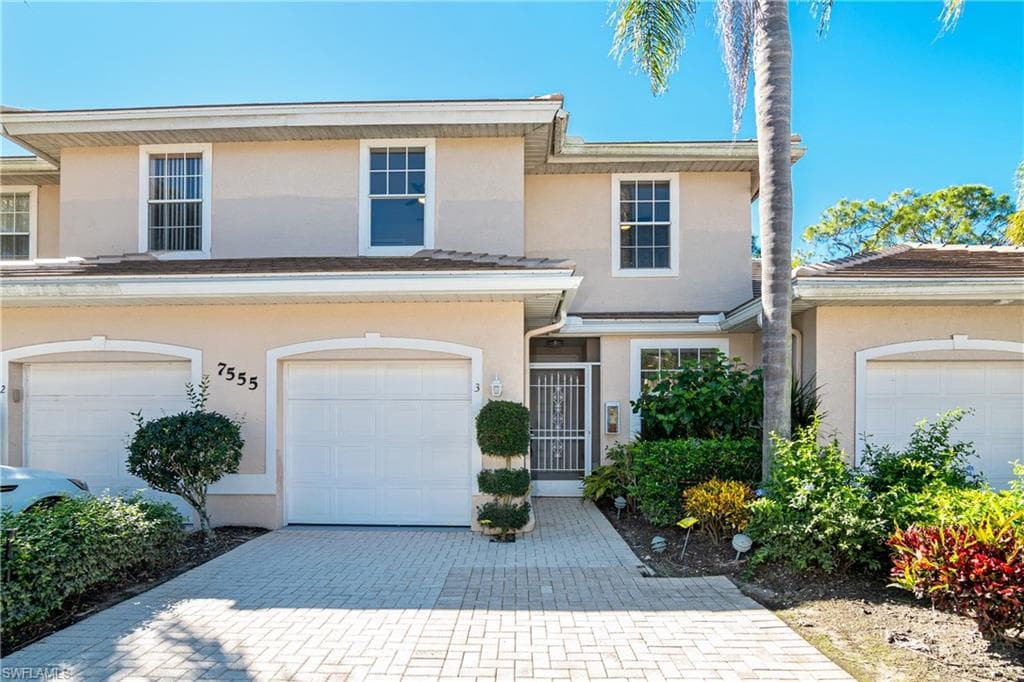 7555 Meadow Lakes DR 103 NAPLES, FL 34104