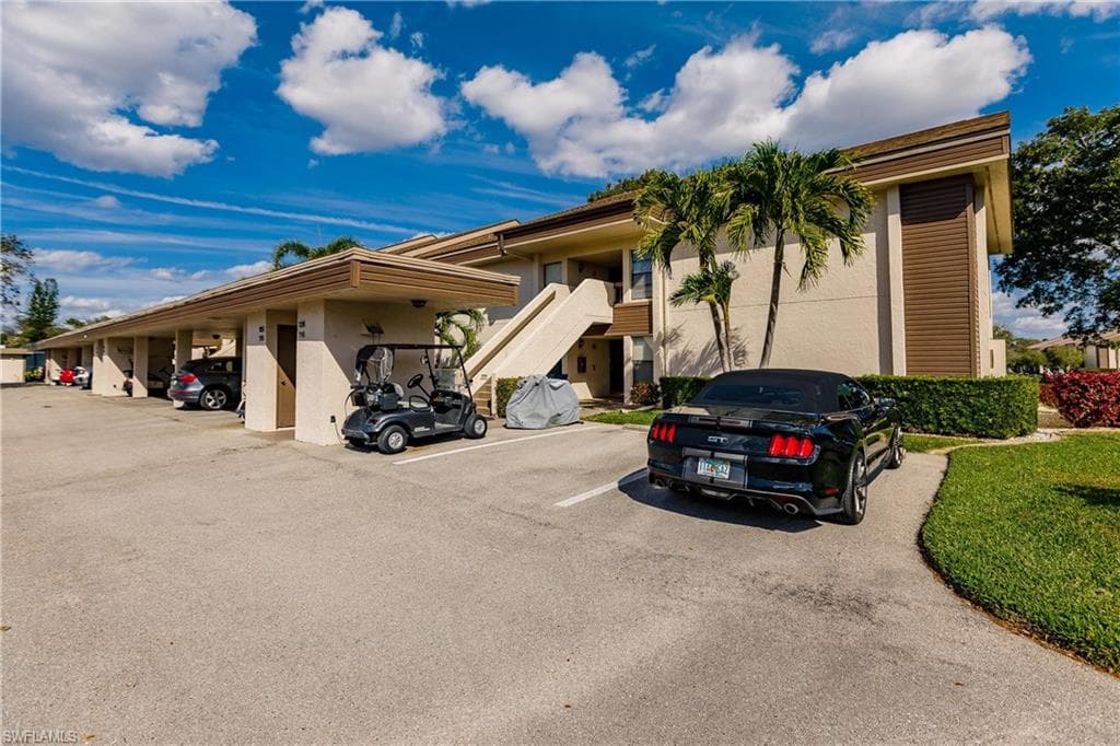 5650 Trailwinds DR 126 FORT MYERS, FL 33907