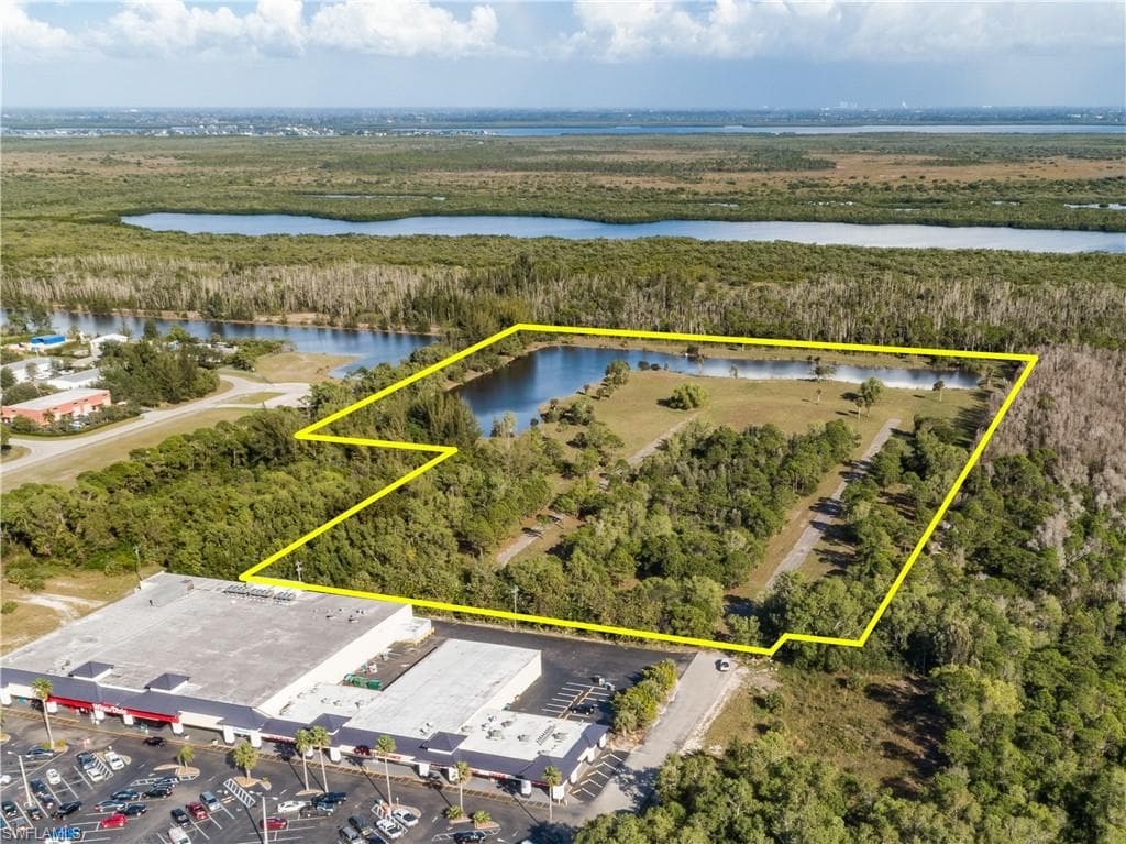 Lake Pawpaw ST. JAMES CITY, FL 33956
