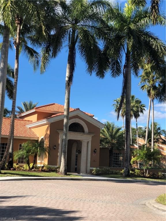 1265 Wildwood Lakes BLVD 3-102 NAPLES, FL 34104