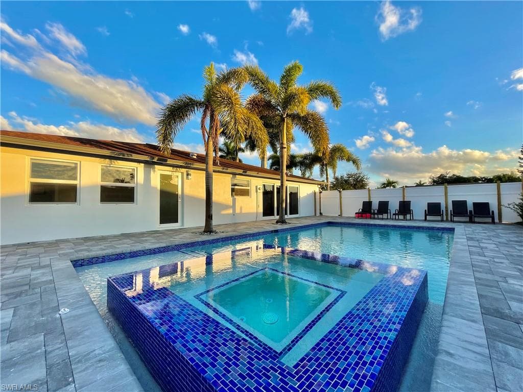 755 94th AVE N NAPLES, FL 34108