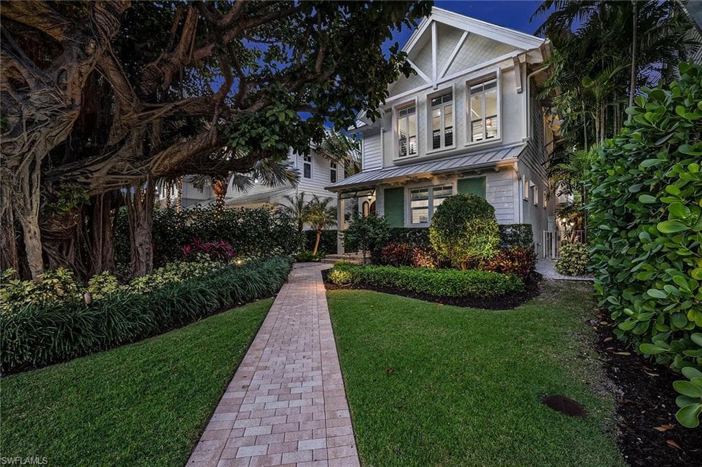 531 4th AVE S NAPLES, FL 34102