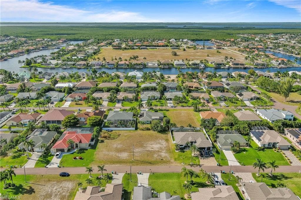 4350 SW 25th PL CAPE CORAL, FL 33914