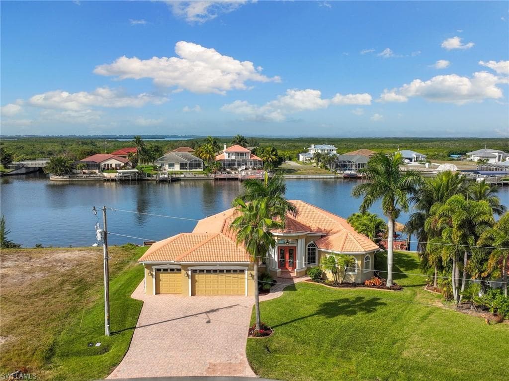202 SW 38th PL CAPE CORAL, FL 33991