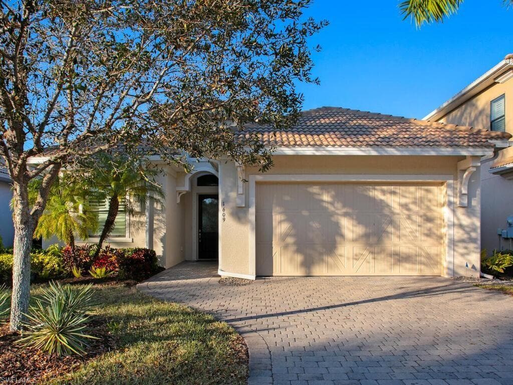 1609 Serrano CIR NAPLES, FL 34105