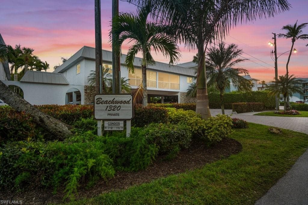 1320 Blue Point AVE 5 NAPLES, FL 34102