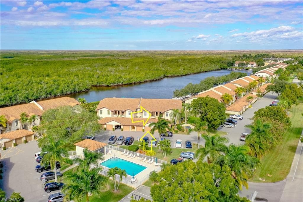 218 Newport DR 707 NAPLES, FL 34114