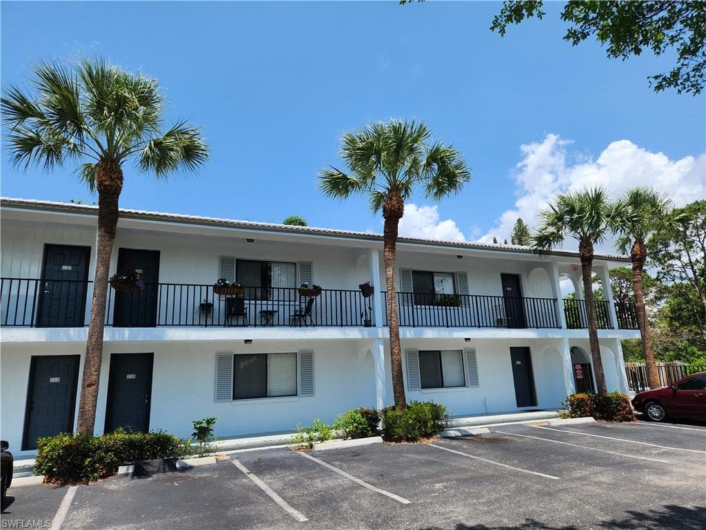 27684 Imperial River RD 105 BONITA SPRINGS, FL 34134