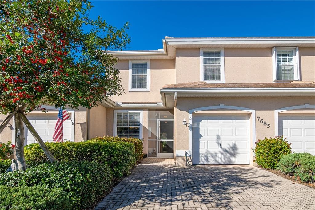 7685 Meadow Lakes DR 1302 NAPLES, FL 34104