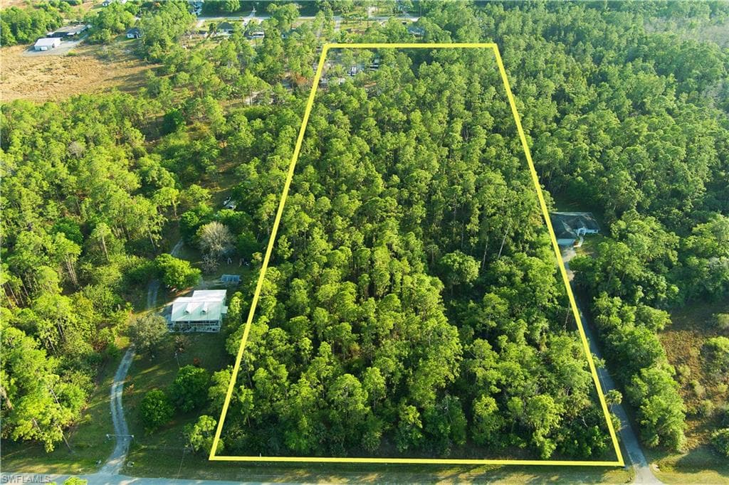 68th AVE NE NAPLES, FL 34120