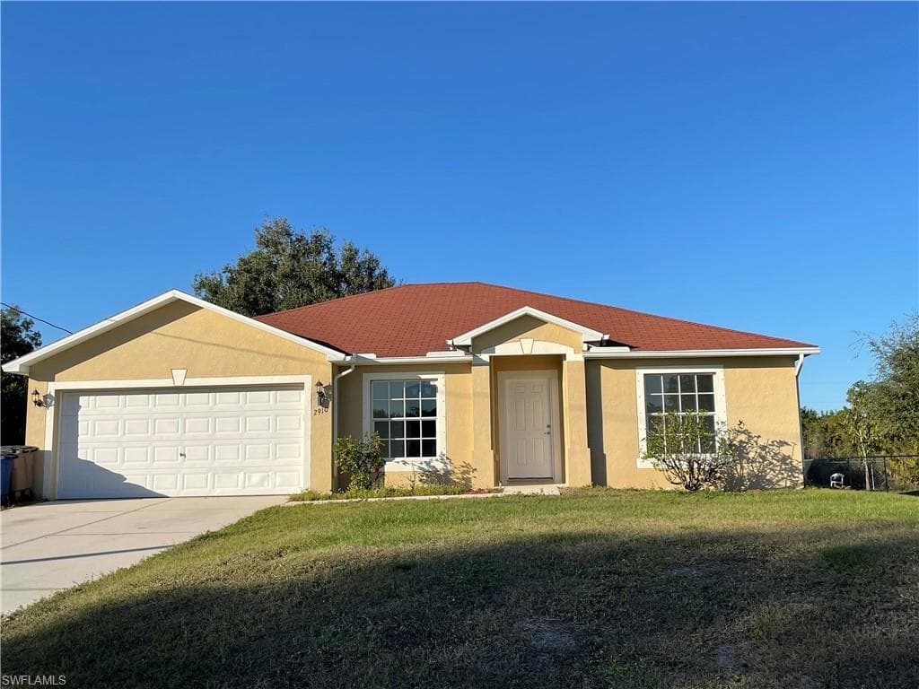 2910 42nd ST SW LEHIGH ACRES, FL 33976