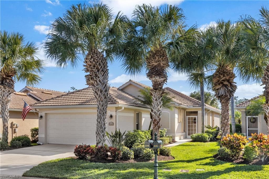 8248 Woodridge Pointe DR FORT MYERS, FL 33912