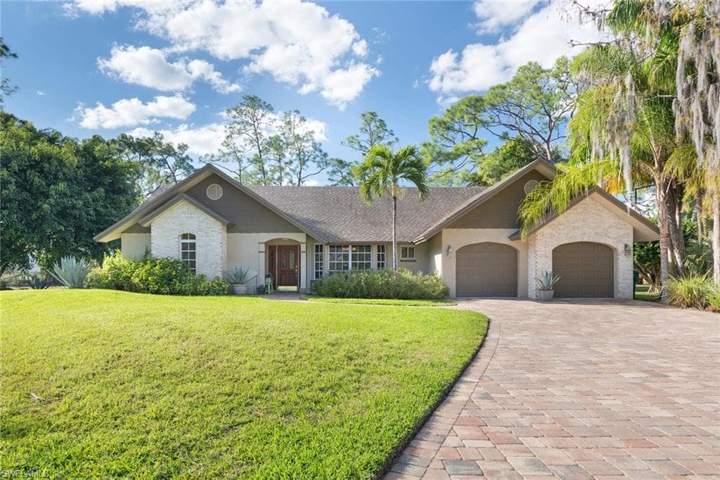 1815 Princess CT NAPLES, FL 34110