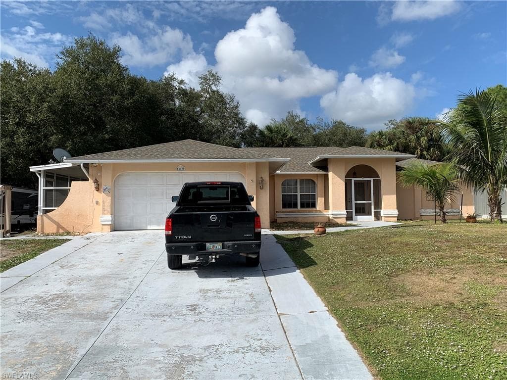 517 Hibiscus AVE LEHIGH ACRES, FL 33972