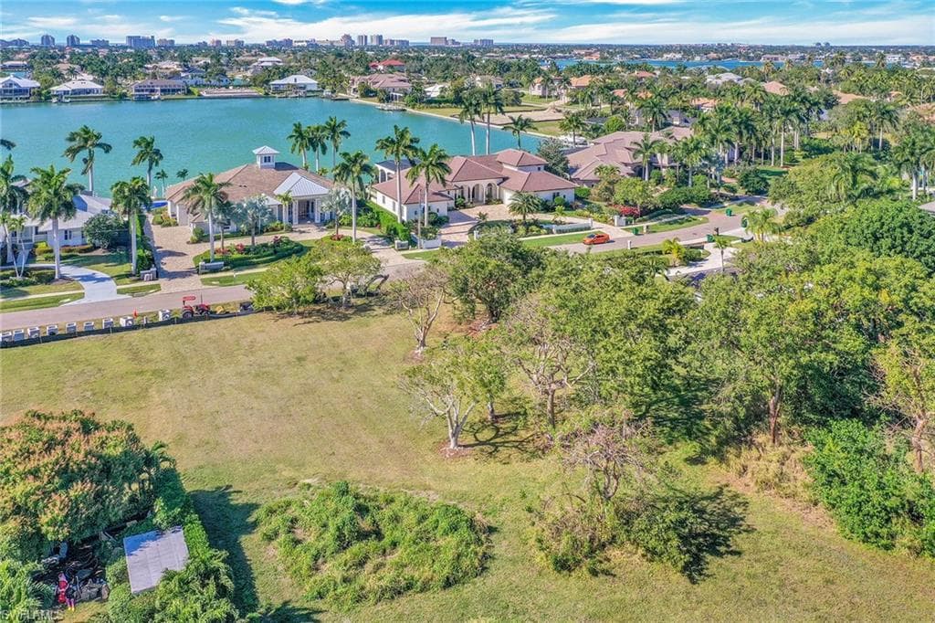 881 Inlet DR MARCO ISLAND, FL 34145