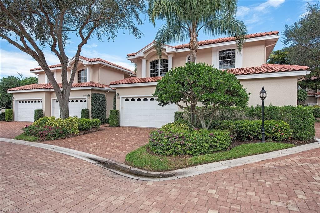 8468 Abbington CIR 2112 NAPLES, FL 34108