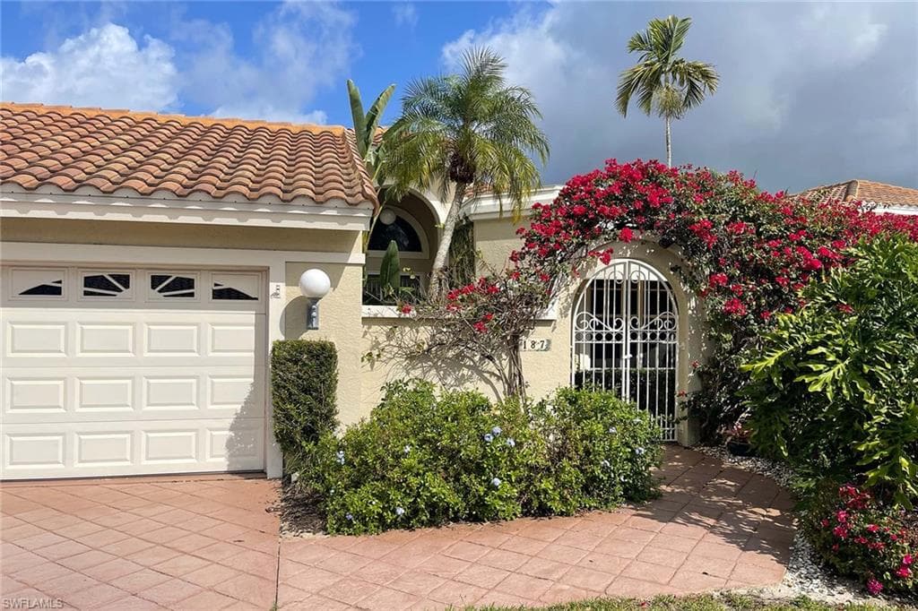 187 Via Napoli NAPLES, FL 34105