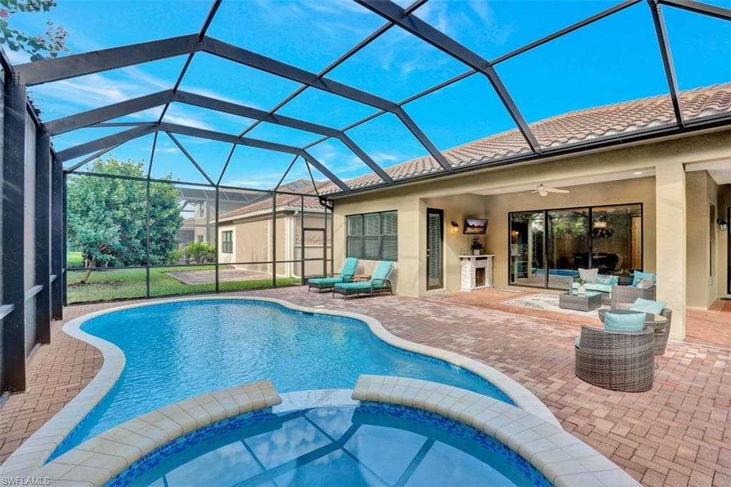 13732 Luna DR NAPLES, FL 34109
