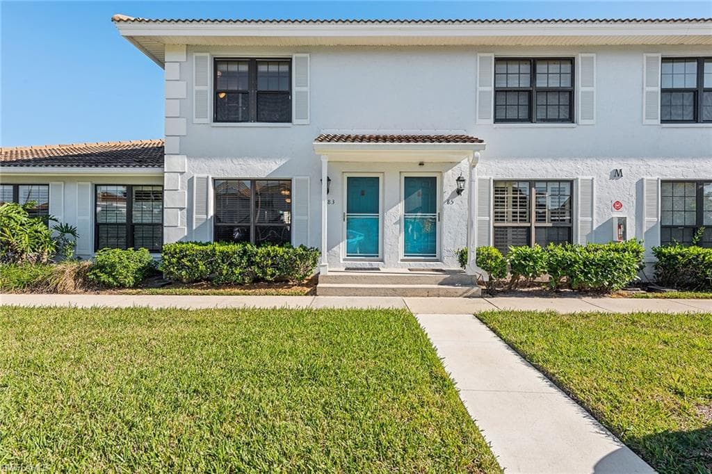 83 Marco Villas DR M-2 MARCO ISLAND, FL 34145