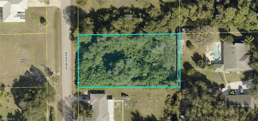 10 Mcarthur AVE LEHIGH ACRES, FL 33936