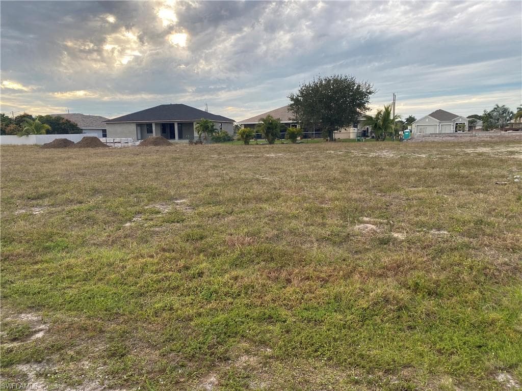 1220 NW 35th AVE CAPE CORAL, FL 33993