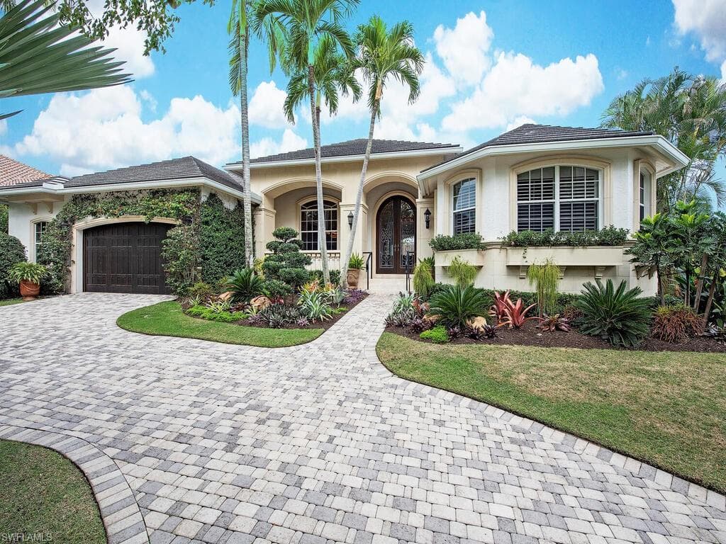 643 18th AVE S NAPLES, FL 34102