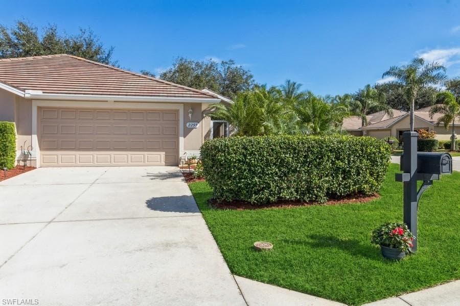 2293 Granby DR LEHIGH ACRES, FL 33973