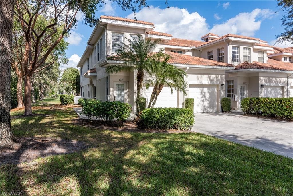 3048 Horizon LN 1102 NAPLES, FL 34109