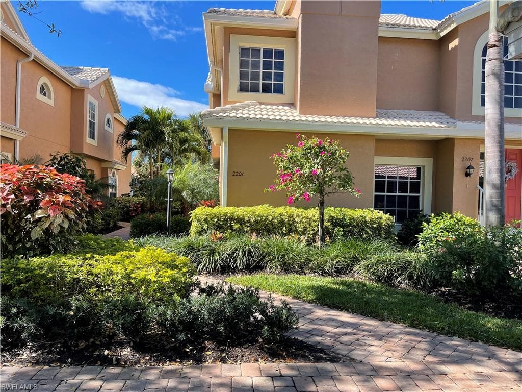 28072 Cavendish CT 2201 BONITA SPRINGS, FL 34135