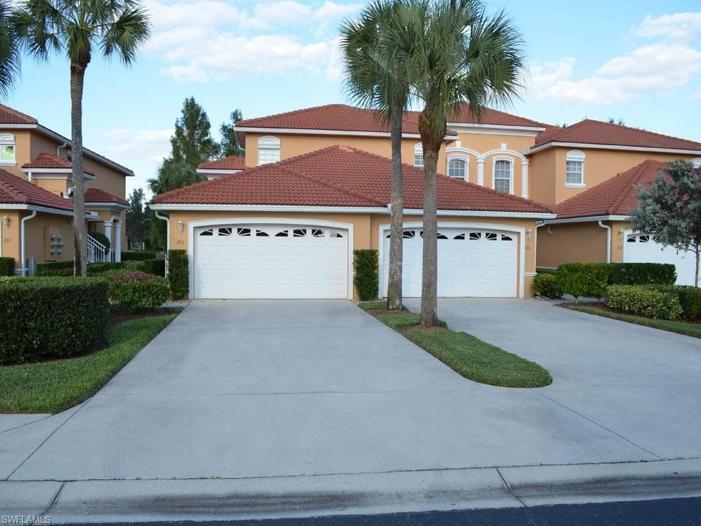 13960 Eagle Ridge Lakes DR 201 FORT MYERS, FL 33912
