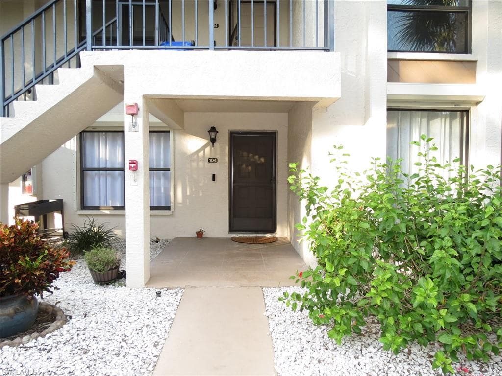 1224 Commonwealth CIR N-104 NAPLES, FL 34116