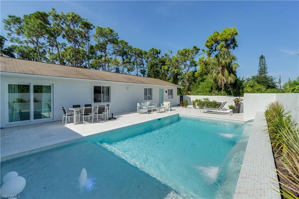 4041 Mariner LN BONITA SPRINGS, FL 34134