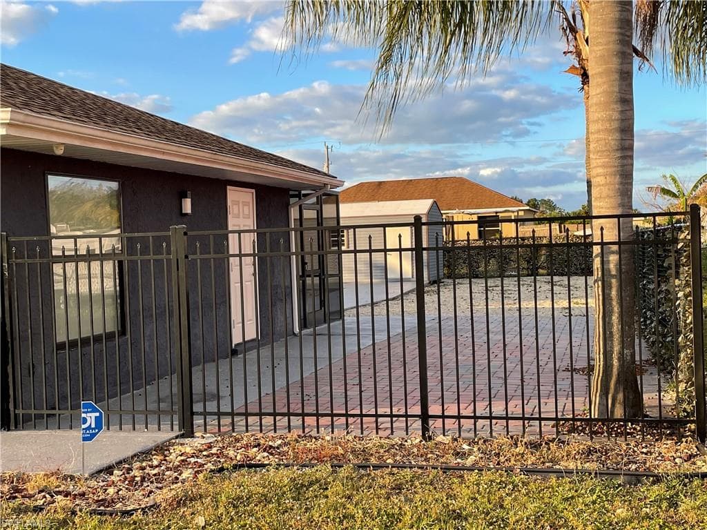3104 26th ST SW LEHIGH ACRES, FL 33976