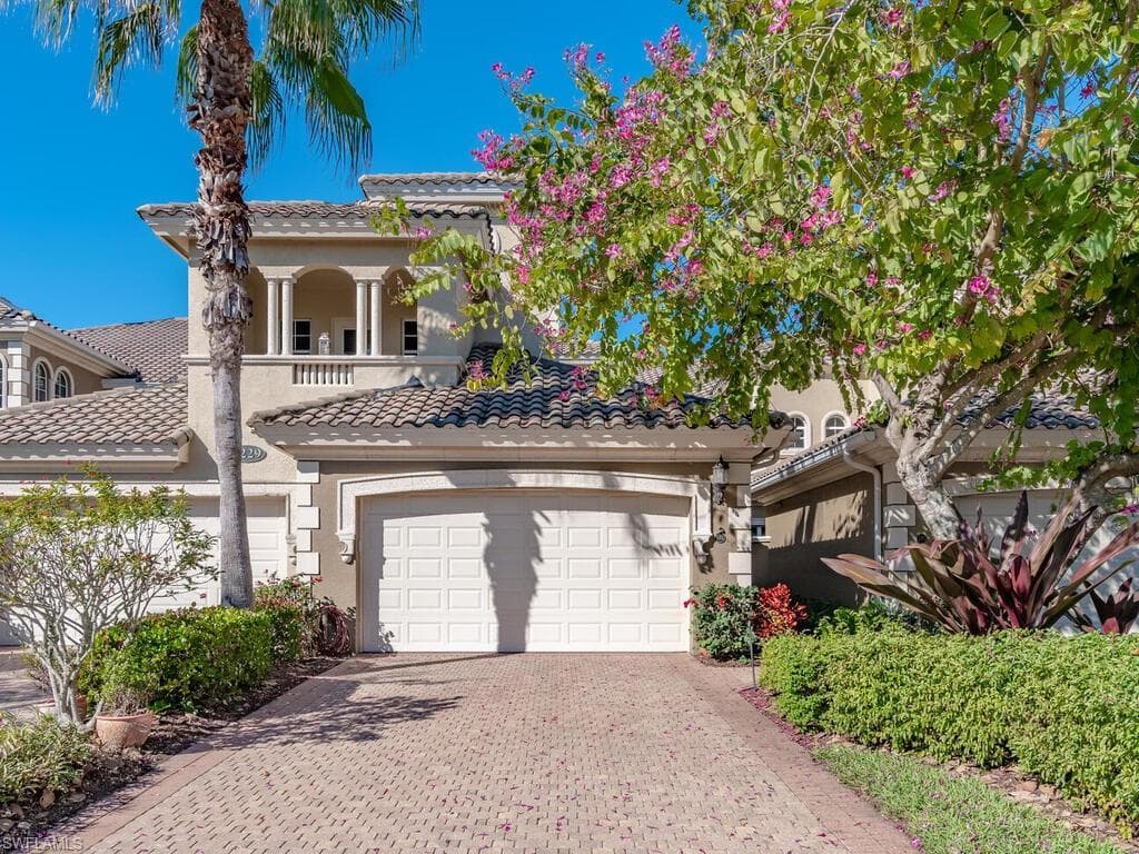 9229 Museo CIR 102 NAPLES, FL 34114