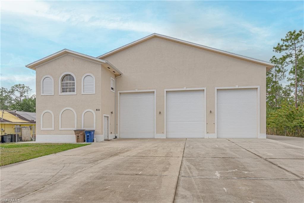 811 James AVE LEHIGH ACRES, FL 33936