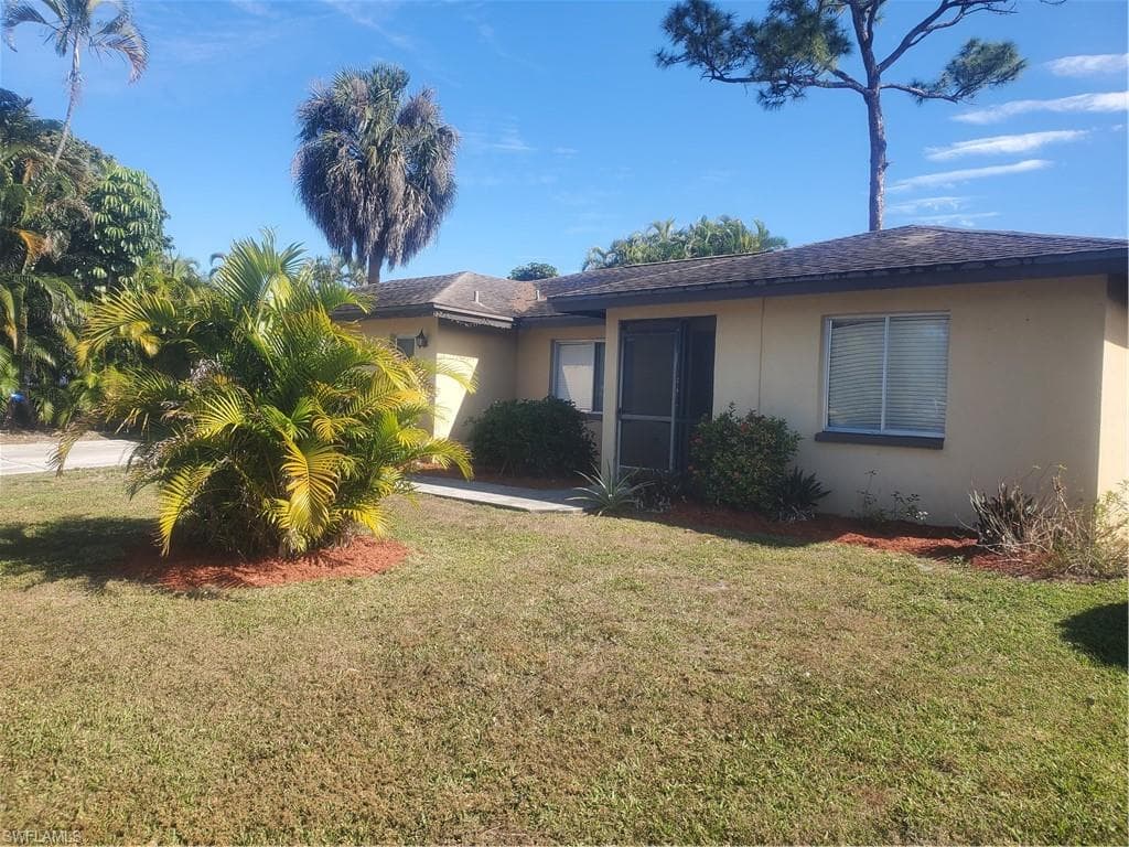 1618 Forest Lakes BLVD NAPLES, FL 34105