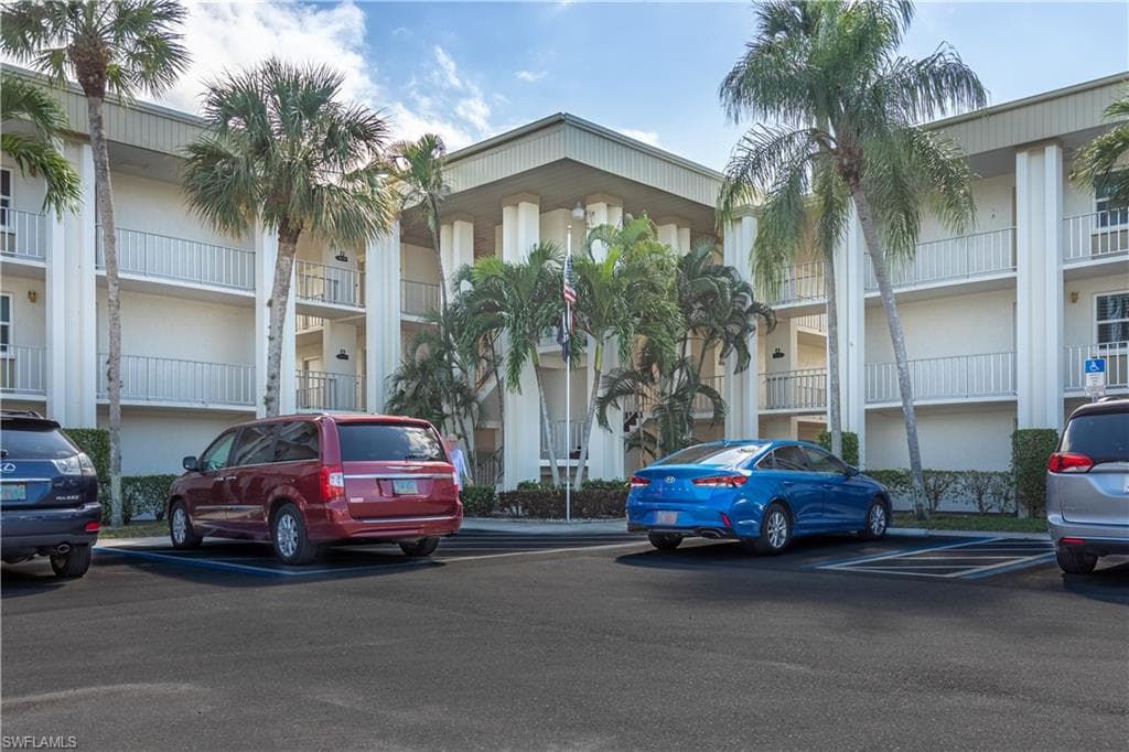 1624 Pine Valley DR 202 FORT MYERS, FL 33907