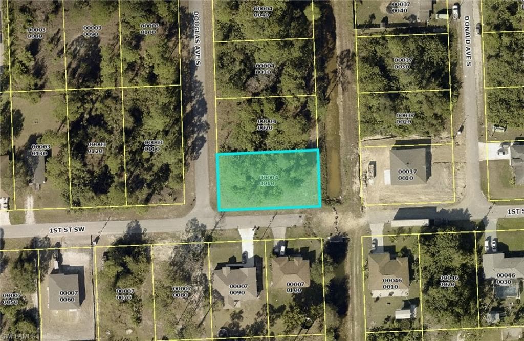 61 Douglas AVE S LEHIGH ACRES, FL 33976