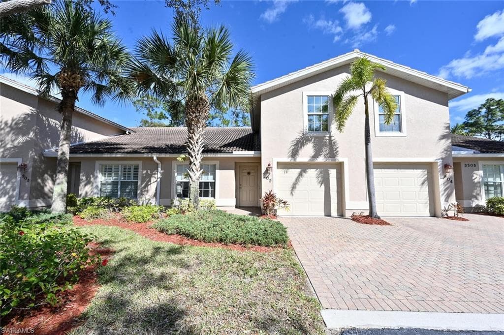 3505 Avion Woods CT 902 NAPLES, FL 34104