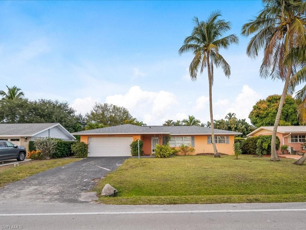 1097 Pompei LN NAPLES, FL 34103